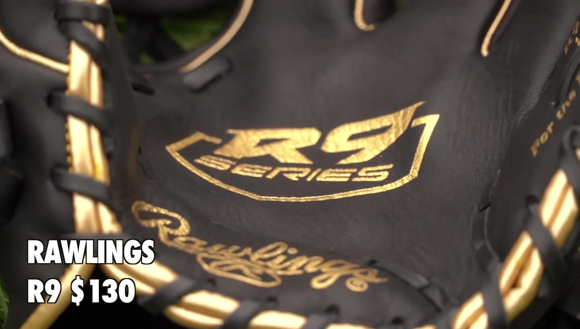 The Rawlings R9 glove presented in the lineup