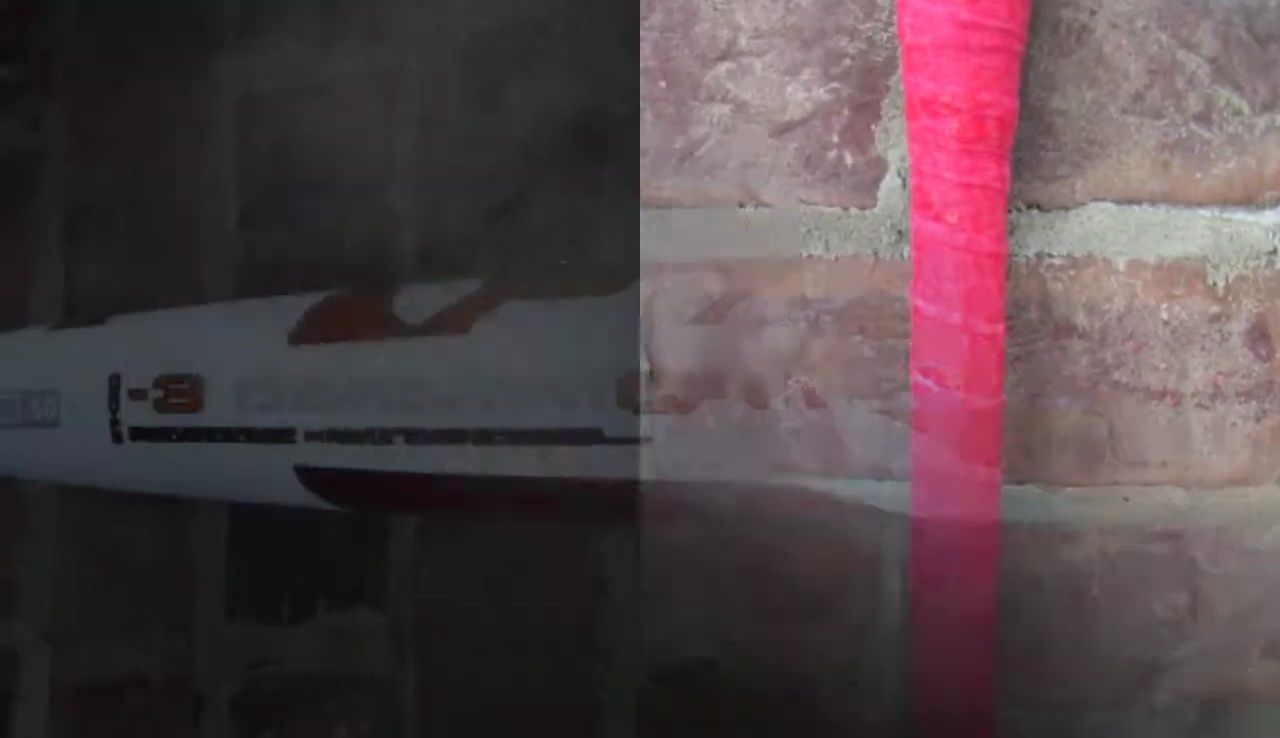 Visual demonstration of the bat's vibration reduction capabilities.
