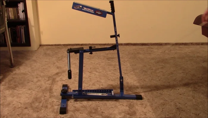 Attach the micro adjustment and release arm block using the provided thumb screws.