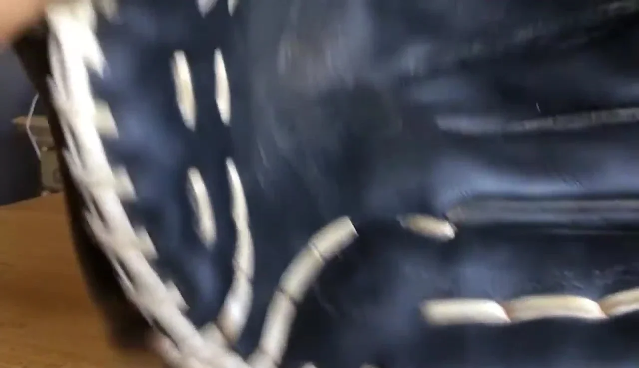 Final shot of the glove, summarizing the review.