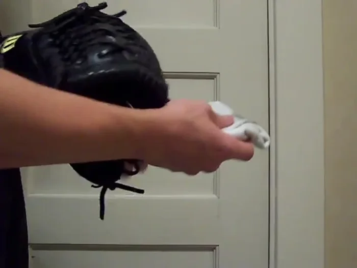 Oil the palm and gaps where your hand breathes, focusing on areas prone to sweat and cracking.