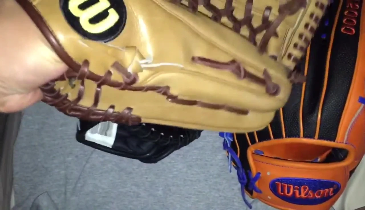 The reviewer showing how the 1799 glove already feels broken in.