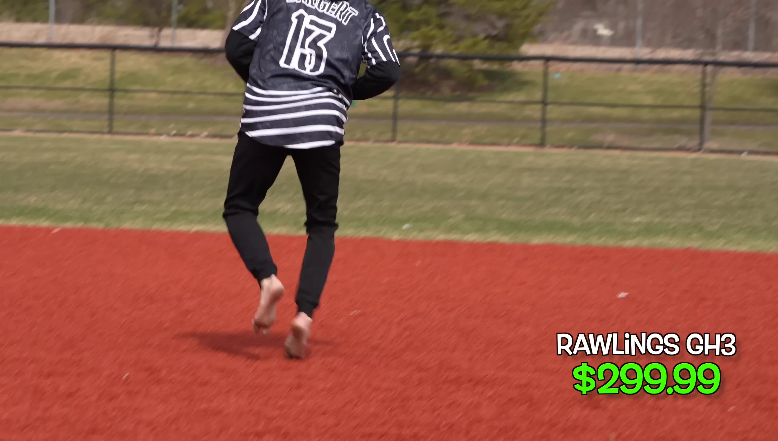 Gameplay demonstrating the precise pocket of the Japanese glove.