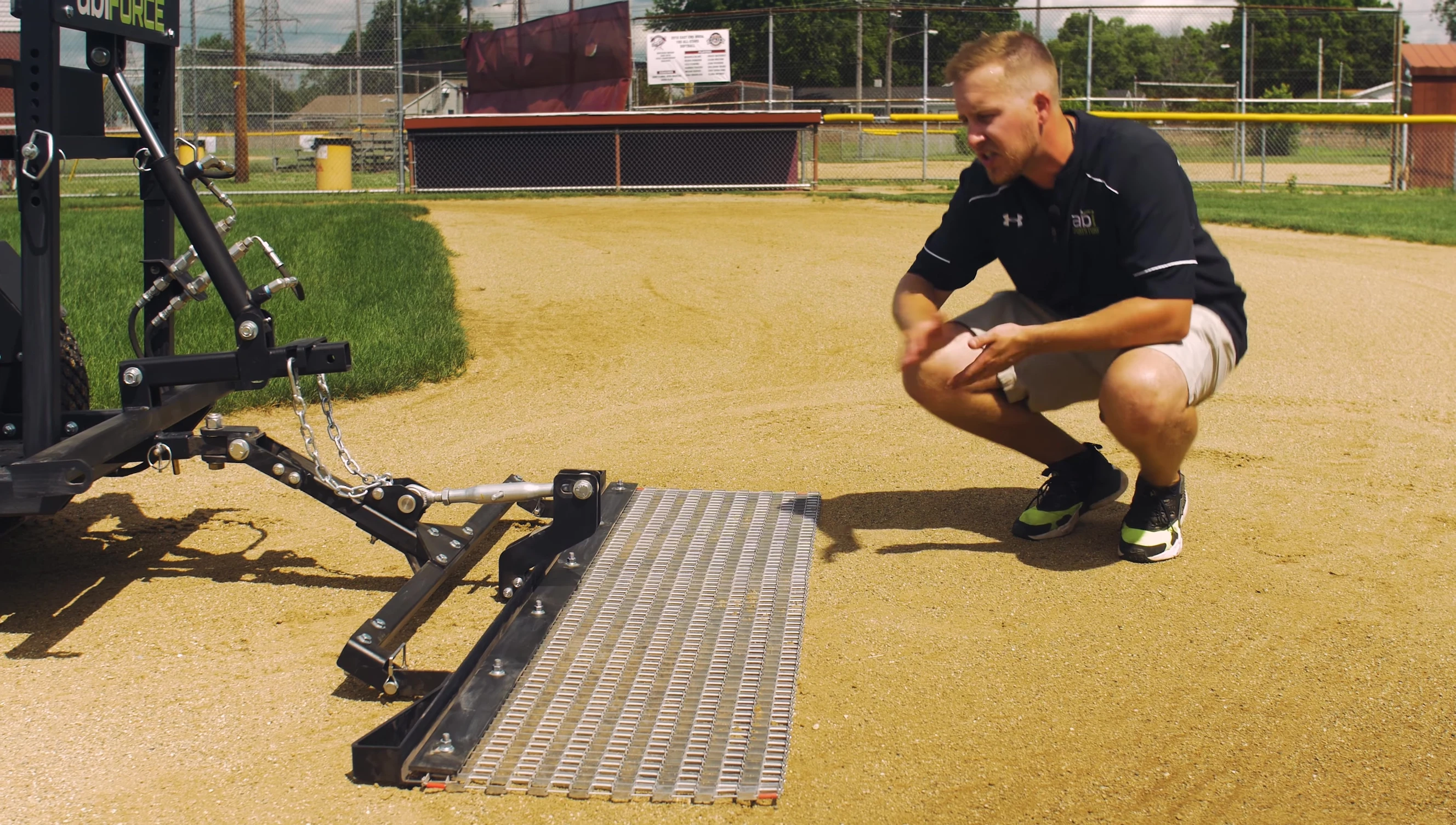 Highlighting the six-inch taper on the edges of the drag mat.