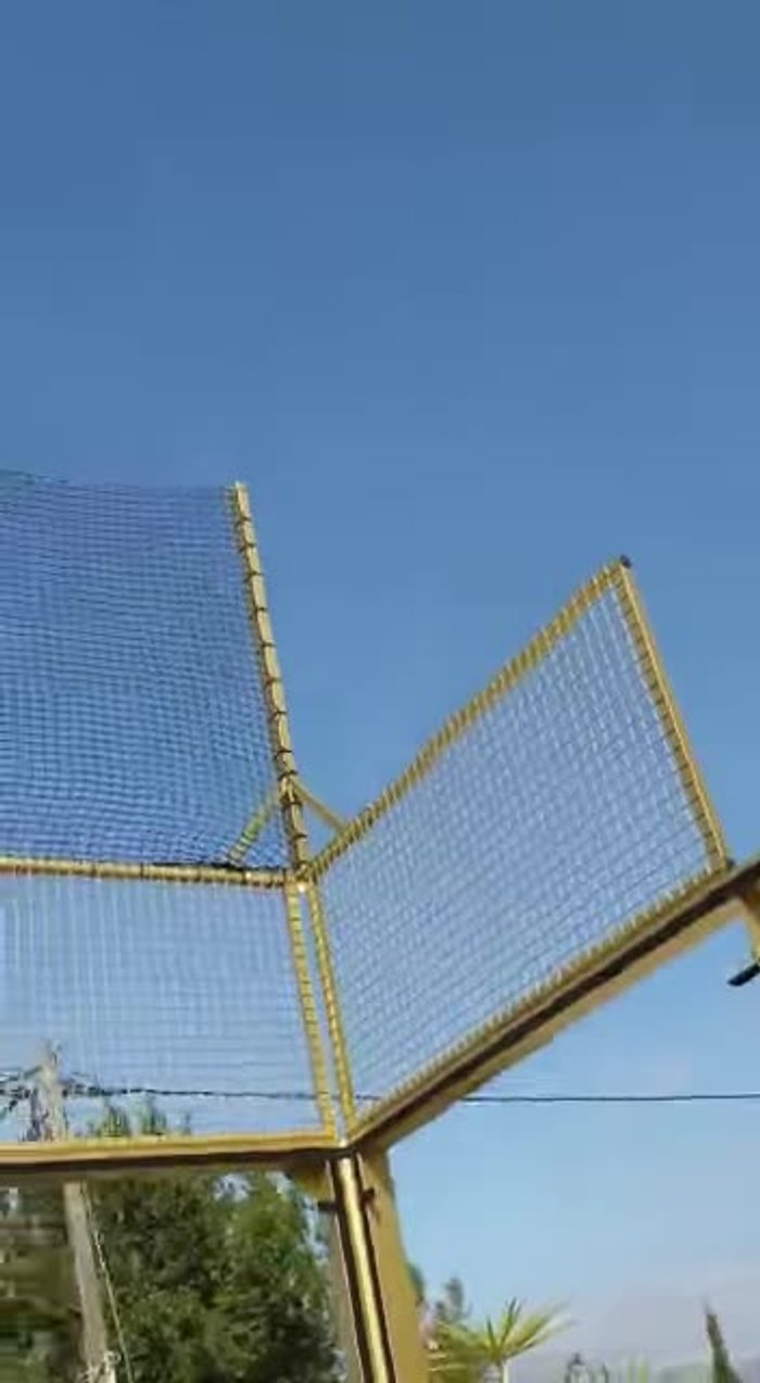 Securely fasten the net using screws to connect the sections (corner and main).