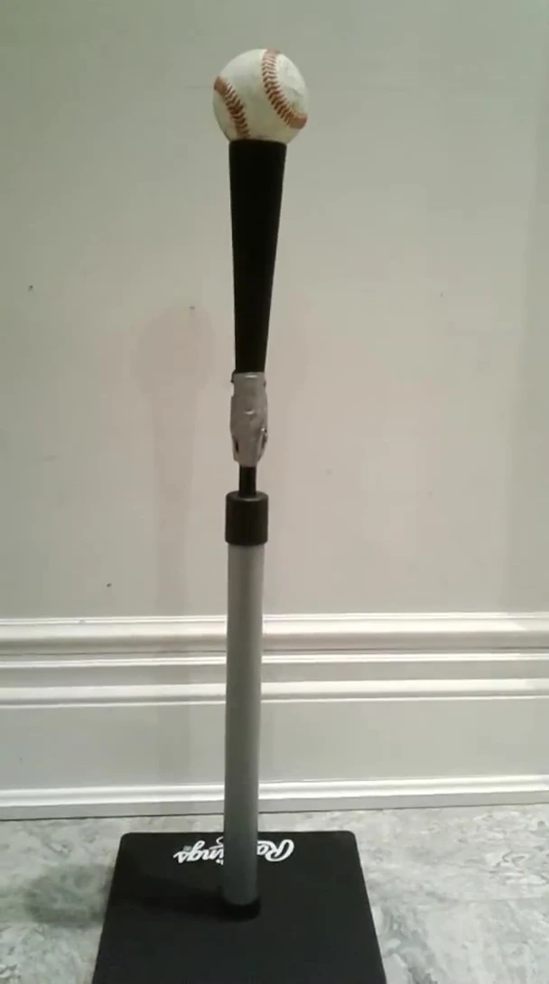Demonstration of the smooth sliding mechanism for height adjustment.