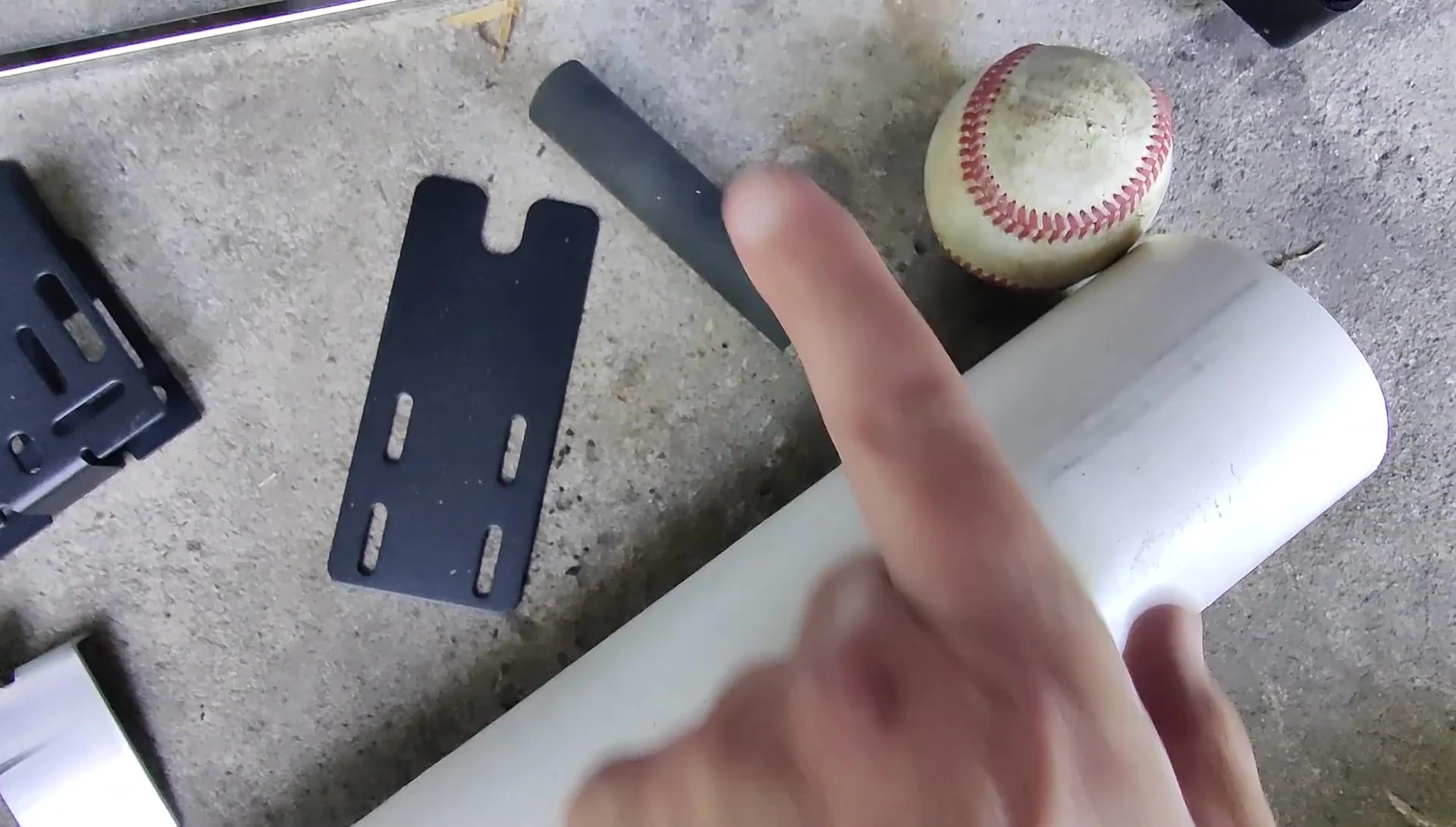 The flexible design of the dowel sander