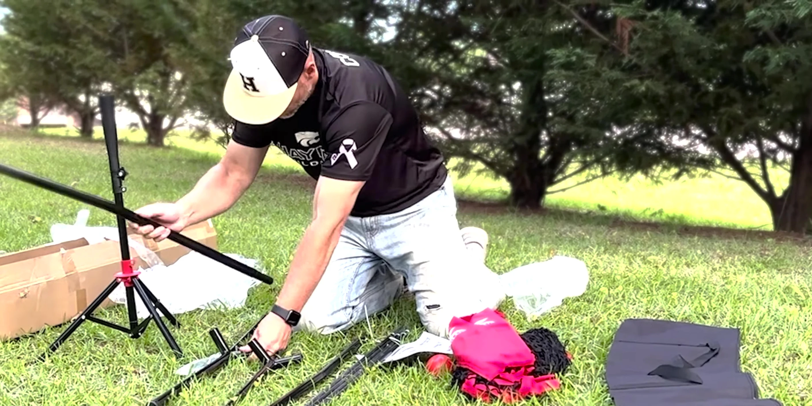 Time-lapse of the quick assembly process of the hitting net.