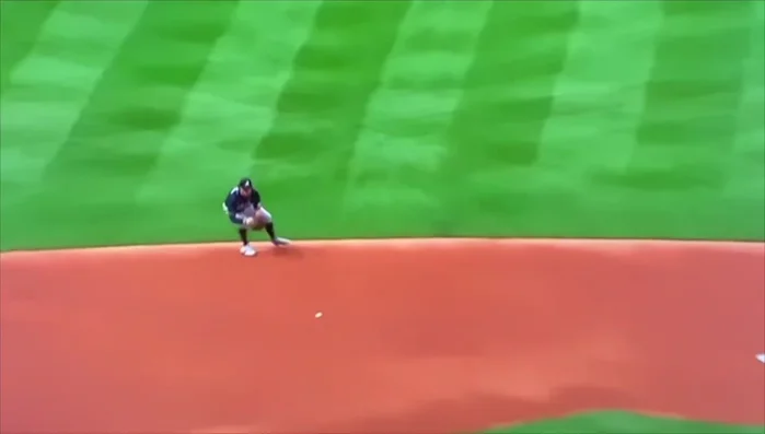 Right-Left Throw: Use either two or four steps to throw, depending on the speed of the ball and the runner. Faster runners require fewer steps.