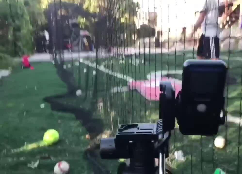 Comparison between Smart Coach and Pocket Radar.