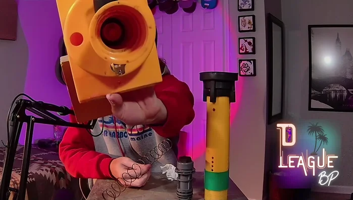 Screw the top back on.