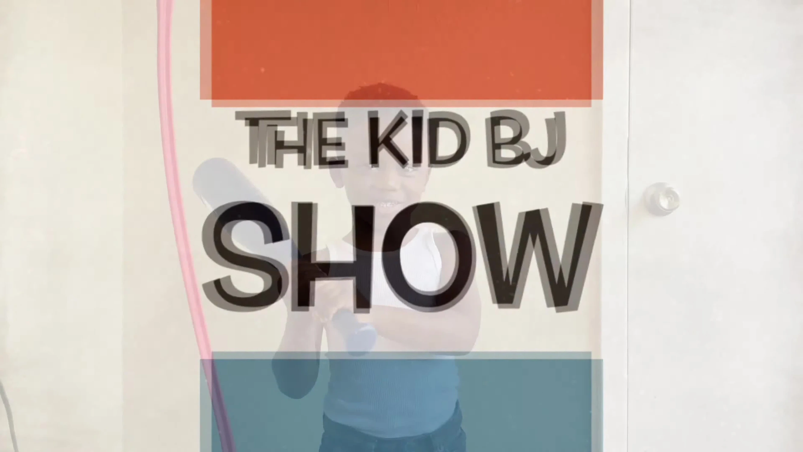 KPJ enthusiastically introduces his show and the unboxing.