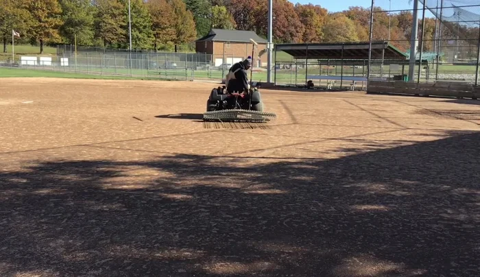 Adjust the nail drag depth to create grooves without digging too deep.