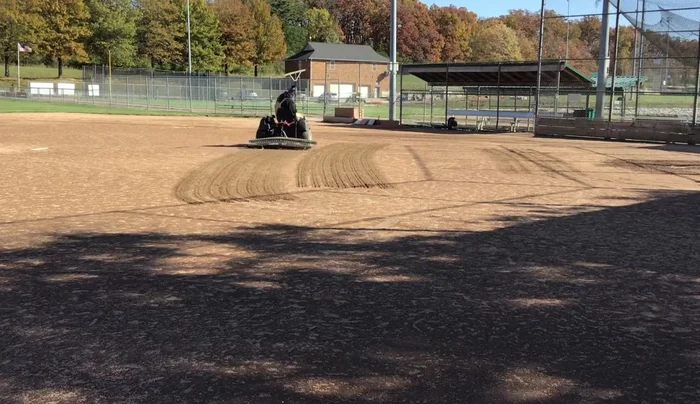 Adjust the nail drag depth to create grooves without digging too deep.